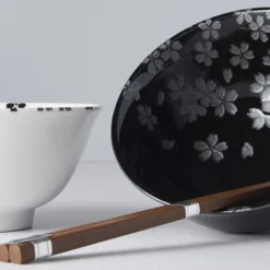 Japansk Keramik Sæt 2 Skåle Med Spisepinde 15cm Sølv Sakura