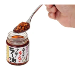 Momoya Taberu Rayu Chili-hvidløgsolie 110g