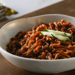 Nongshim Koreanske Chapagetti Instant Nudler