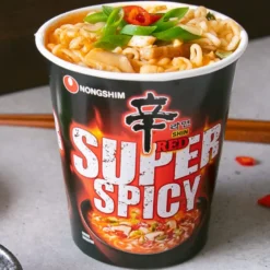 STOP MADSPILD (BEDST FØR 18/06/26) - KASSETILBUD (12 stk.) - Nongshim Red Cup Super Spicy
