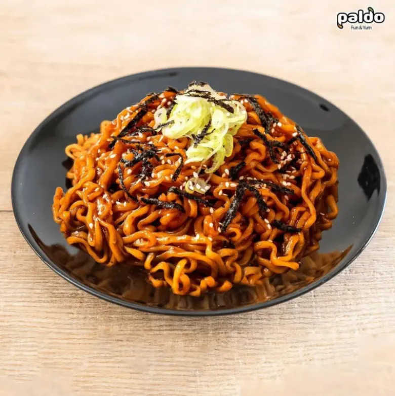 STOP MADSPILD (BEDST FØR 24/08/25) - KASSETILBUD (16 stk.) - Paldo Volcano Chicken Instant Ramen Nudler